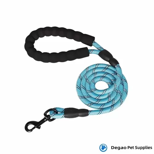 Item No.: DGG220113B Item Name: Blue Reflection Pet Leash Material: Nylon Metal Buckle Item Size: Ø12*1500mm Remark: 1) Ø8mm: Suitable for pets under 25kg 2) Ø10mm: Suitable for pets under 50kg 3) Ø12mm: Suitable for pets under 120kg 4) Length Customization accept.