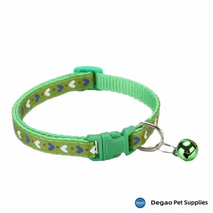 Item No.: DGP2264A3 Item Name: Green Heart Cat Collar Material: Nylon, PP Safety Buckle Item Size: Collar width: 10mm Neck circumference: 190 - 320mm Remark: 1) Customization accept.