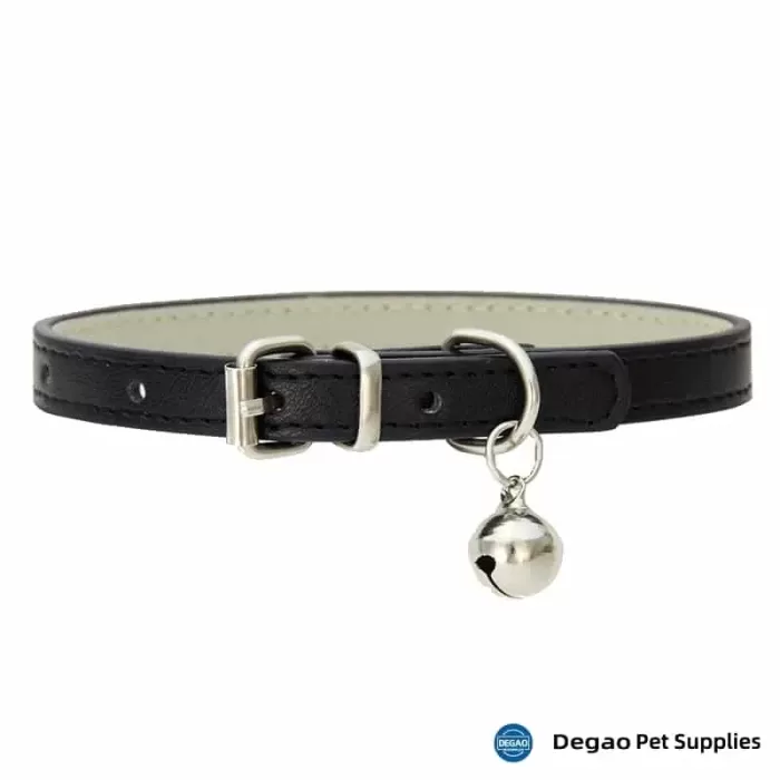 Item No.: DGP226G313 Item Name: Black Leather Pet Collar Material: PU Leather, Metal Buckle Item Size: 15*300mm Remark: 1) Customization accept.